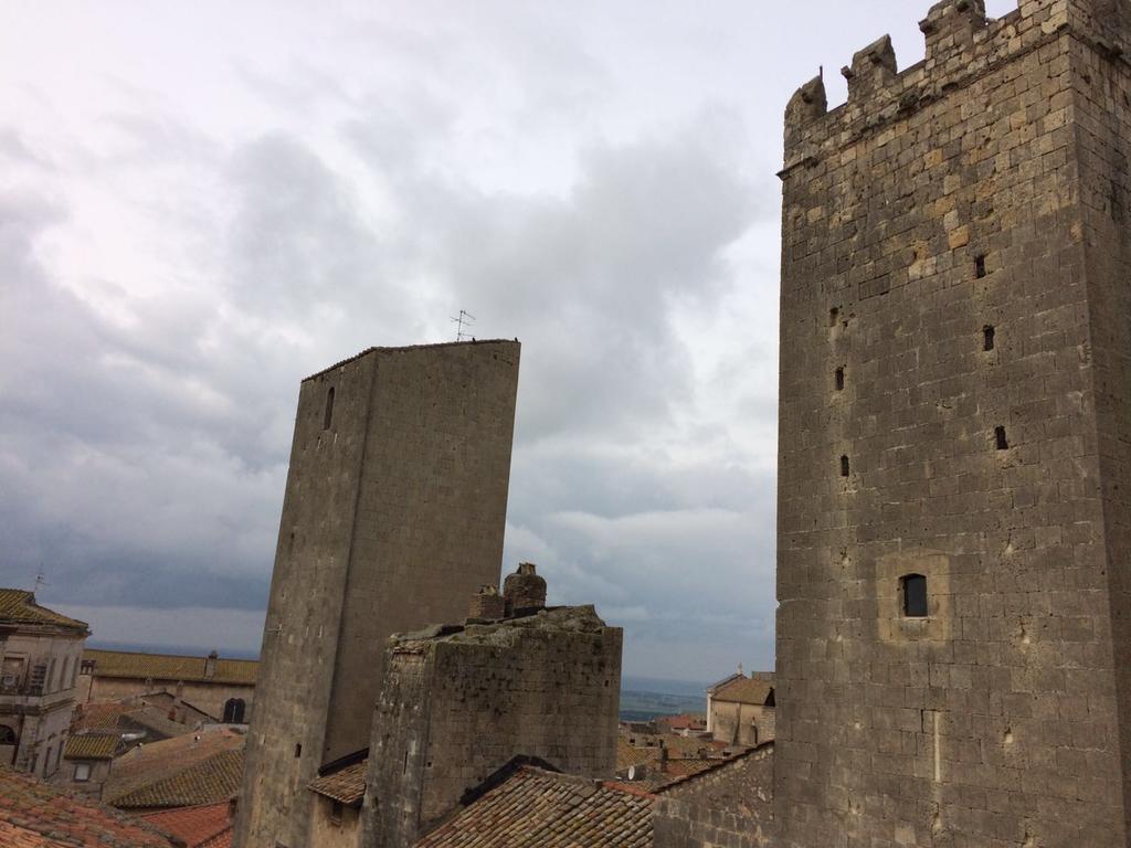 Palazzo Castelleschi Villa Tarquinia Exteriör bild