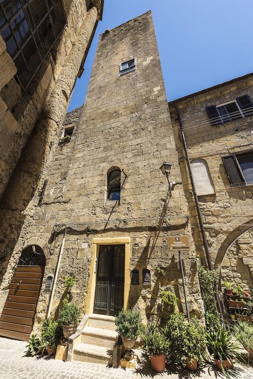 Palazzo Castelleschi Villa Tarquinia Exteriör bild
