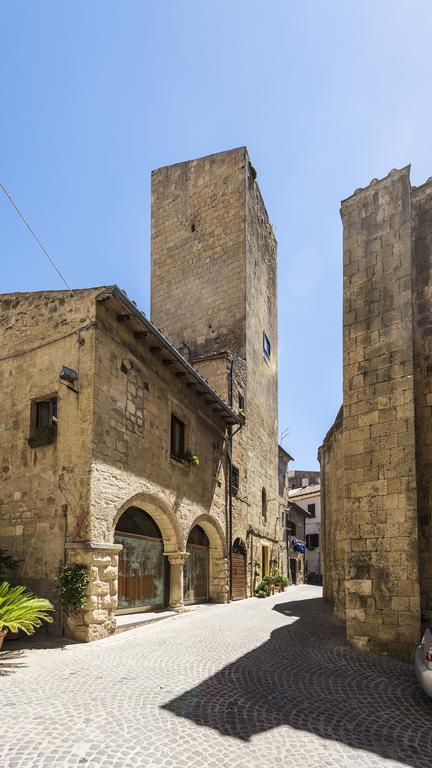 Palazzo Castelleschi Villa Tarquinia Exteriör bild
